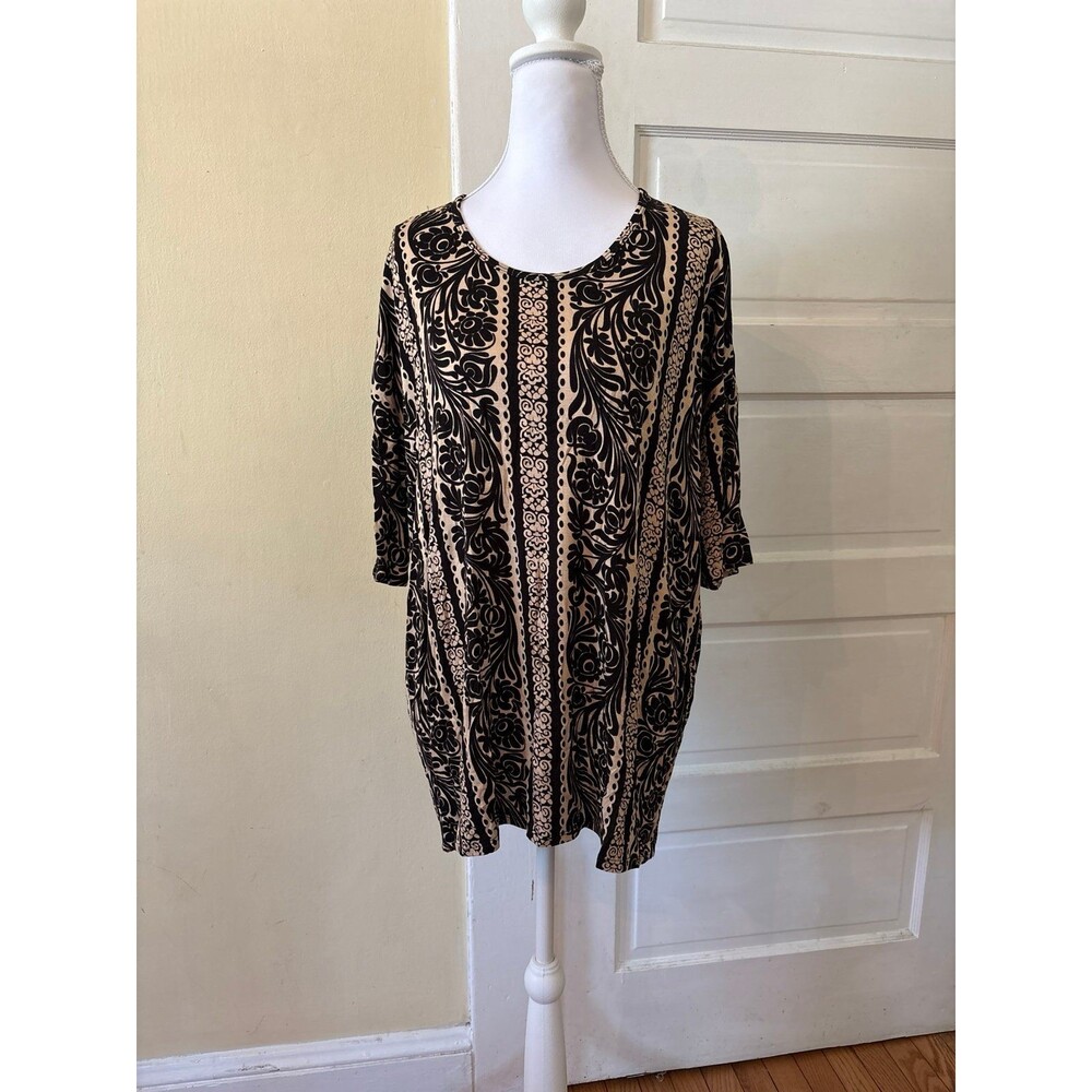 Womens tunic top tshirt hilo high low made in USA black beige greek stripes NEW